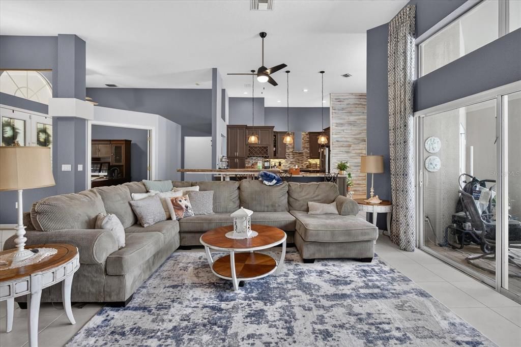 En Venta: $599,995 (3 camas, 3 baños, 2347 Pies cuadrados)