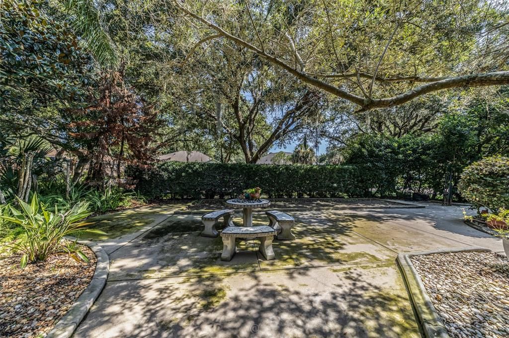 For Sale: $550,000 (4 beds, 2 baths, 2580 Square Feet)