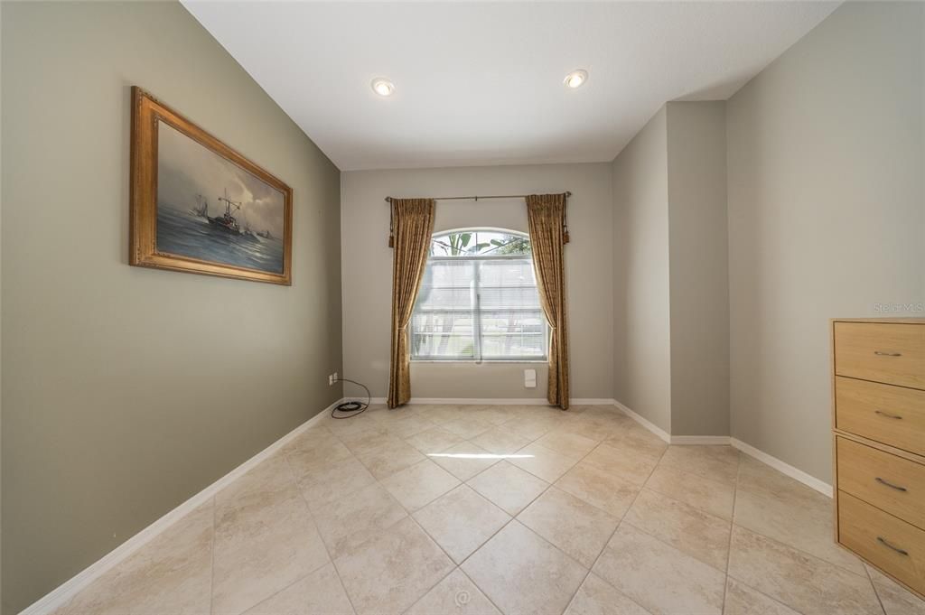 For Sale: $550,000 (4 beds, 2 baths, 2580 Square Feet)