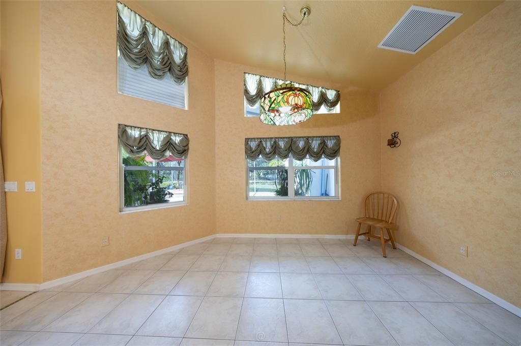 For Sale: $550,000 (4 beds, 2 baths, 2580 Square Feet)