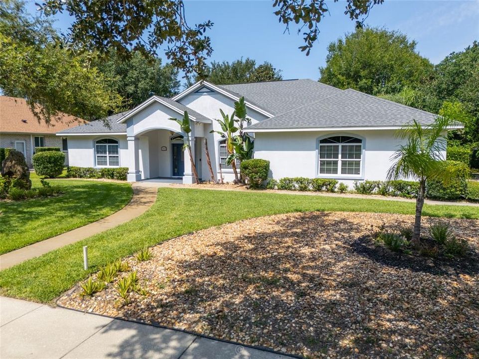 For Sale: $550,000 (4 beds, 2 baths, 2580 Square Feet)
