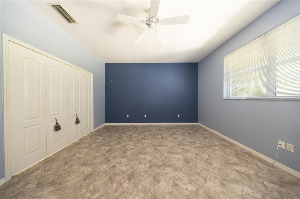 For Sale: $550,000 (4 beds, 2 baths, 2580 Square Feet)