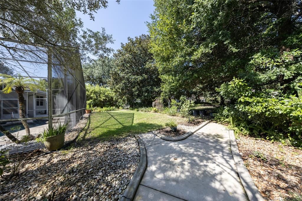 For Sale: $550,000 (4 beds, 2 baths, 2580 Square Feet)
