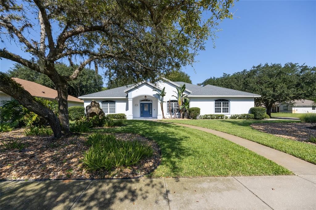 For Sale: $550,000 (4 beds, 2 baths, 2580 Square Feet)