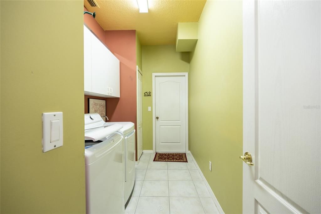 For Sale: $550,000 (4 beds, 2 baths, 2580 Square Feet)