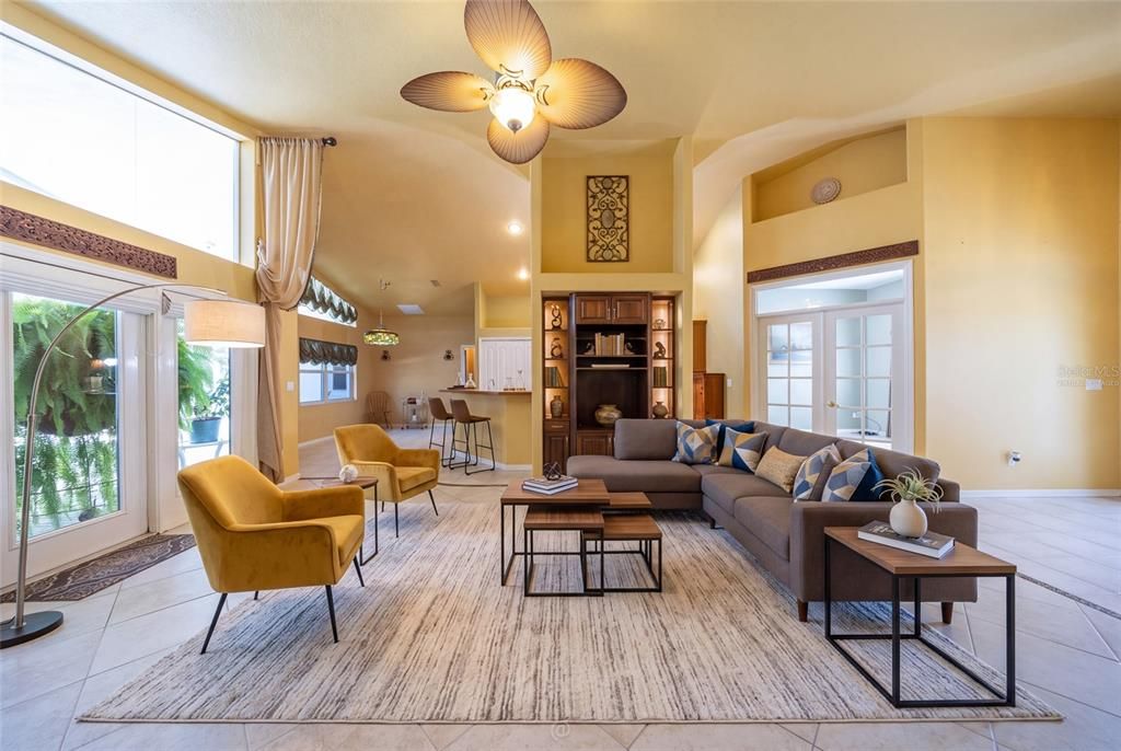 For Sale: $550,000 (4 beds, 2 baths, 2580 Square Feet)