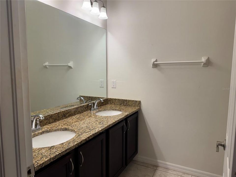 For Rent: $1,585 (3 beds, 2 baths, 1255 Square Feet)