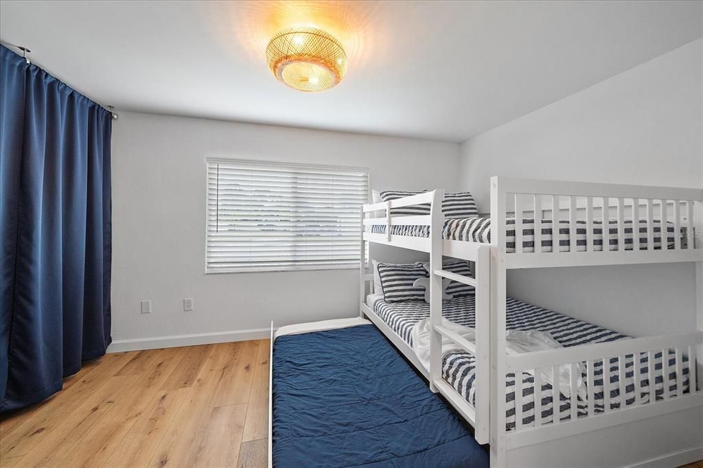 For Sale: $749,900 (5 beds, 3 baths, 2154 Square Feet)