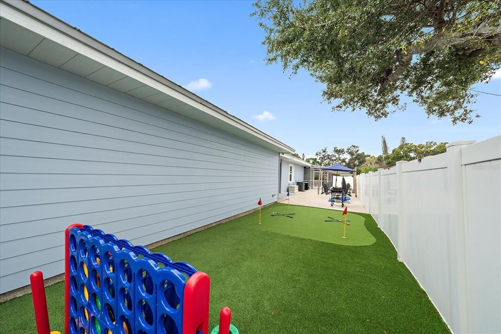 For Sale: $749,900 (5 beds, 3 baths, 2154 Square Feet)