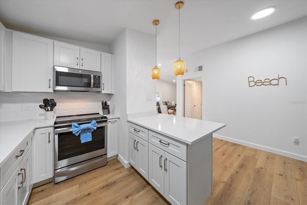 For Sale: $749,900 (5 beds, 3 baths, 2154 Square Feet)