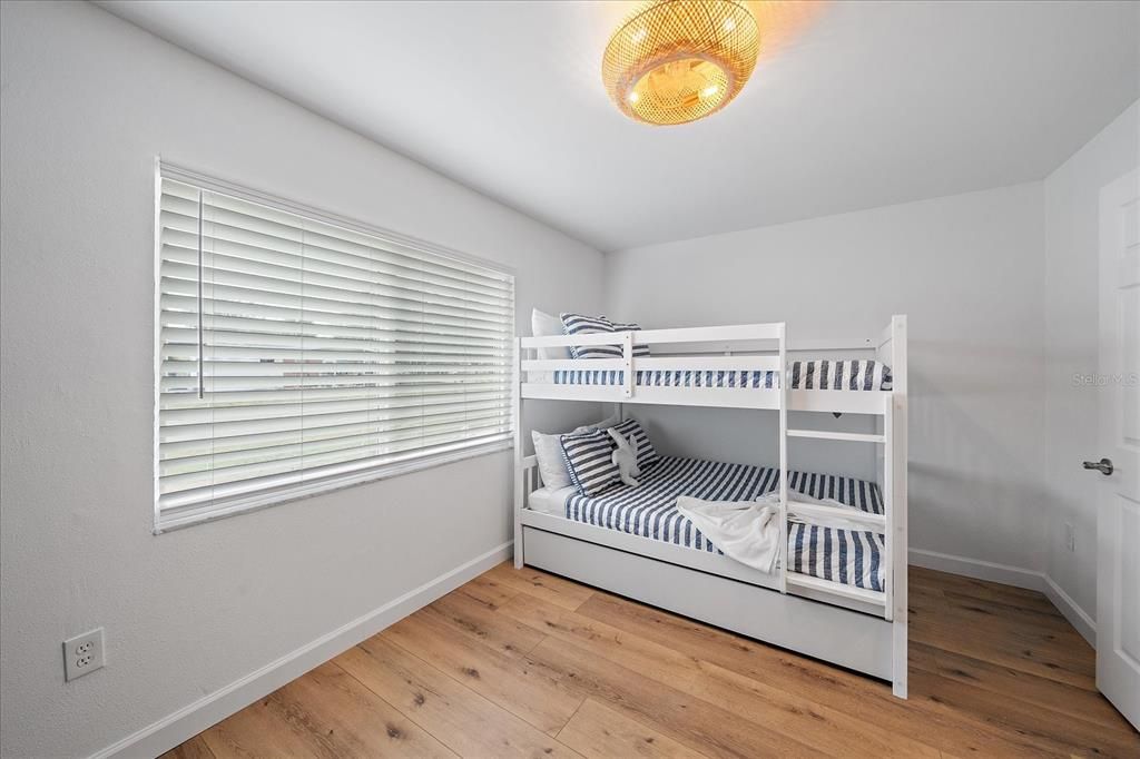 For Sale: $749,900 (5 beds, 3 baths, 2154 Square Feet)