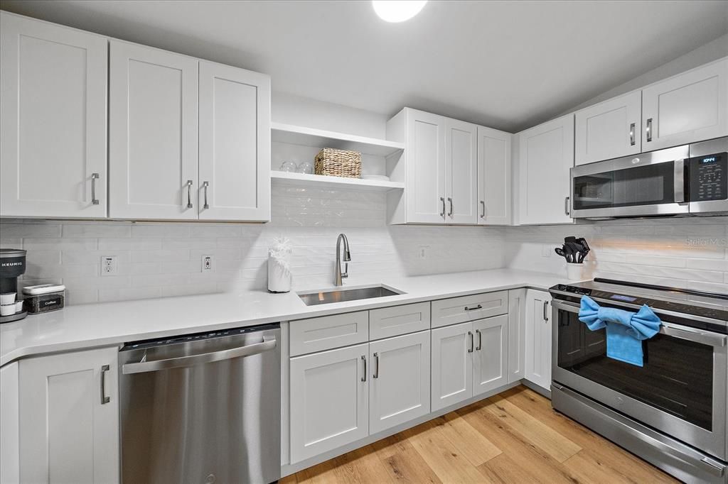 For Sale: $749,900 (5 beds, 3 baths, 2154 Square Feet)