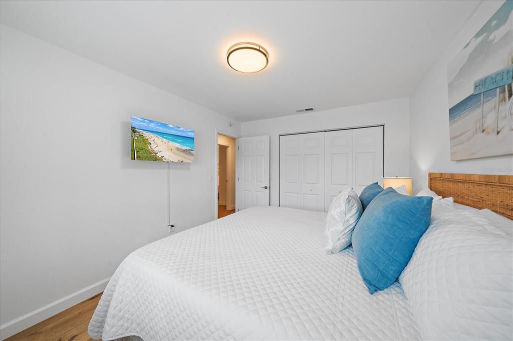 For Sale: $749,900 (5 beds, 3 baths, 2154 Square Feet)