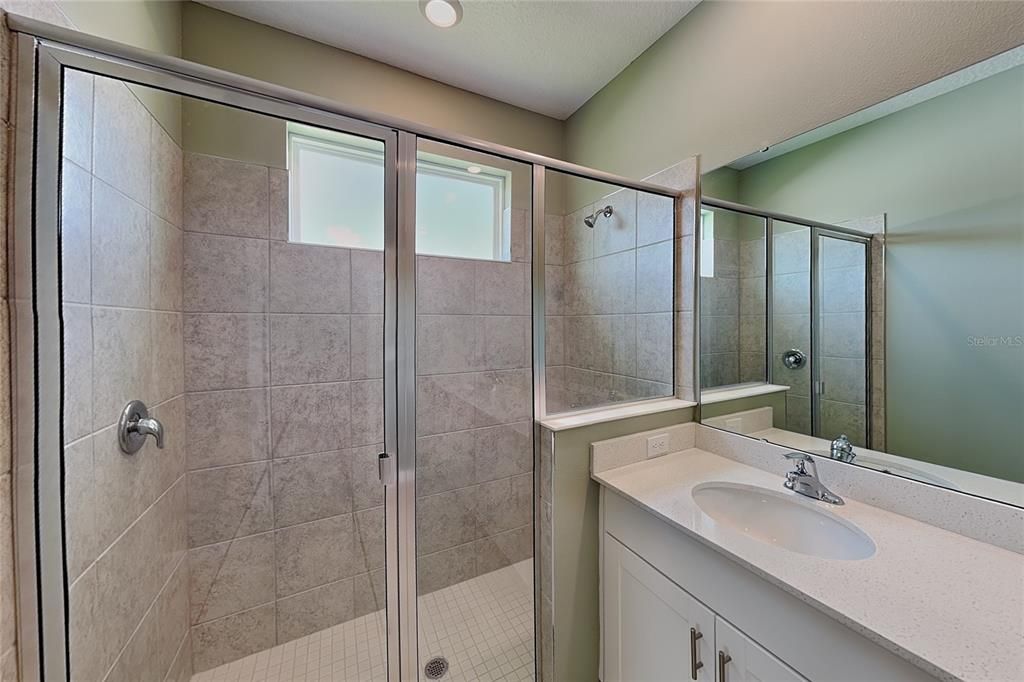 For Rent: $1,950 (3 beds, 2 baths, 1713 Square Feet)
