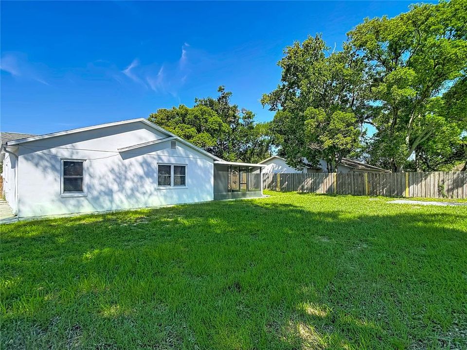 For Sale: $282,500 (3 beds, 2 baths, 1426 Square Feet)