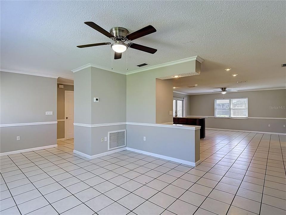 For Sale: $282,500 (3 beds, 2 baths, 1426 Square Feet)