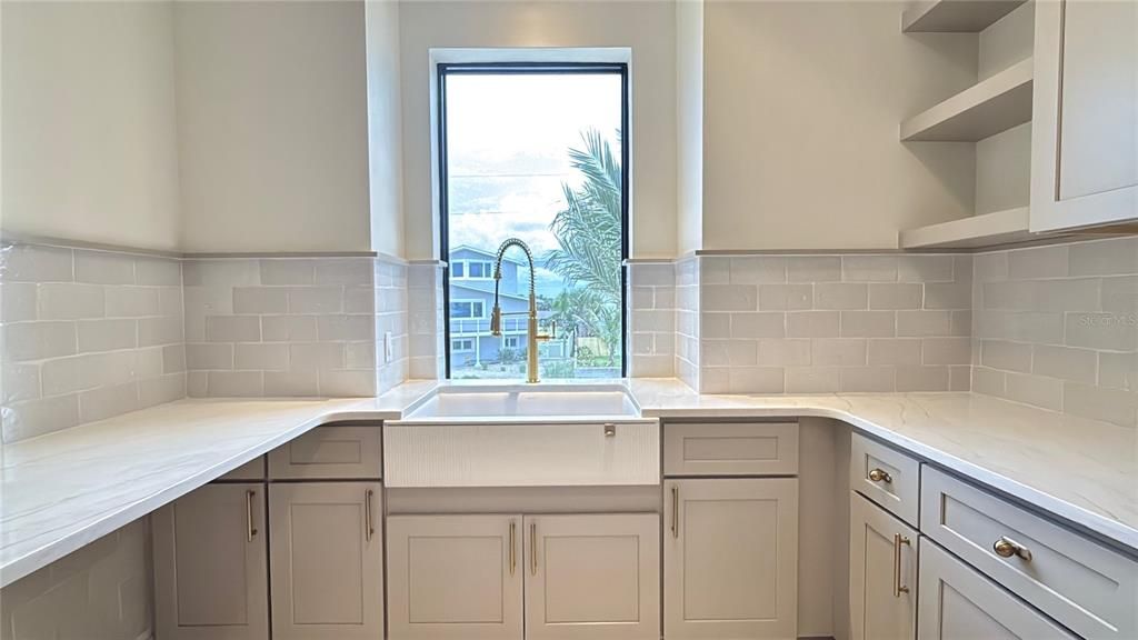 For Sale: $6,750,000 (4 beds, 4 baths, 6110 Square Feet)