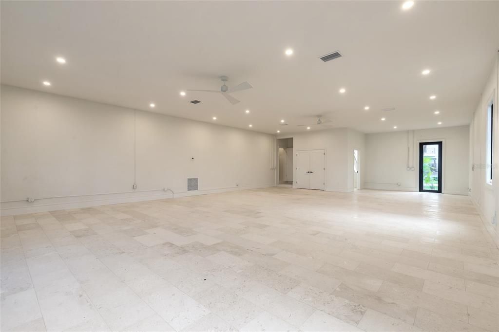 For Sale: $6,750,000 (4 beds, 4 baths, 6110 Square Feet)