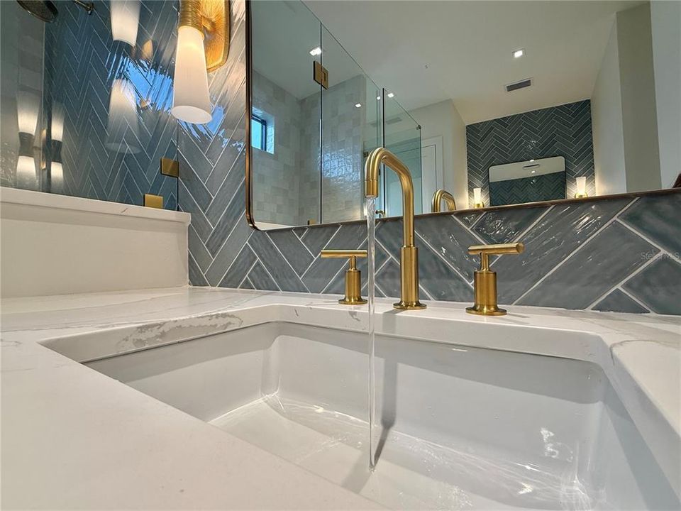 For Sale: $6,750,000 (4 beds, 4 baths, 6110 Square Feet)
