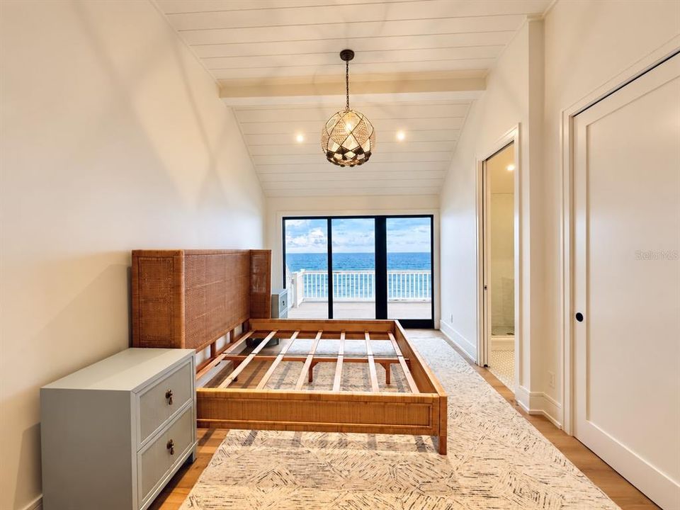 For Sale: $6,750,000 (4 beds, 4 baths, 6110 Square Feet)