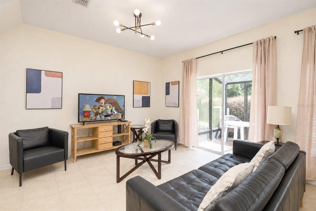 For Sale: $289,000 (4 beds, 3 baths, 1512 Square Feet)