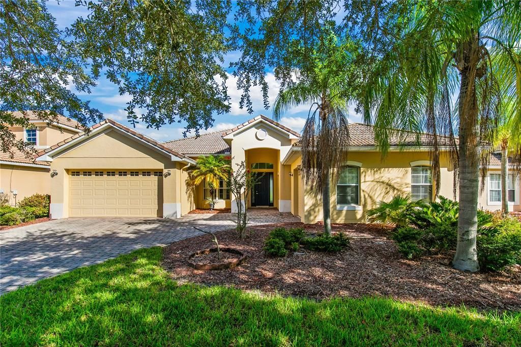 For Sale: $360,000 (3 beds, 3 baths, 2746 Square Feet)