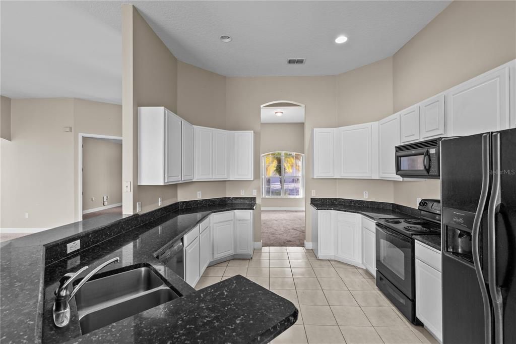 For Sale: $360,000 (3 beds, 3 baths, 2746 Square Feet)