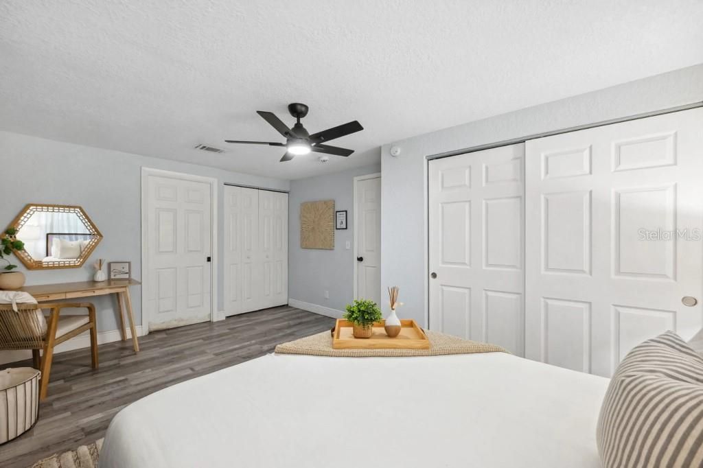 For Sale: $285,000 (3 beds, 2 baths, 1196 Square Feet)