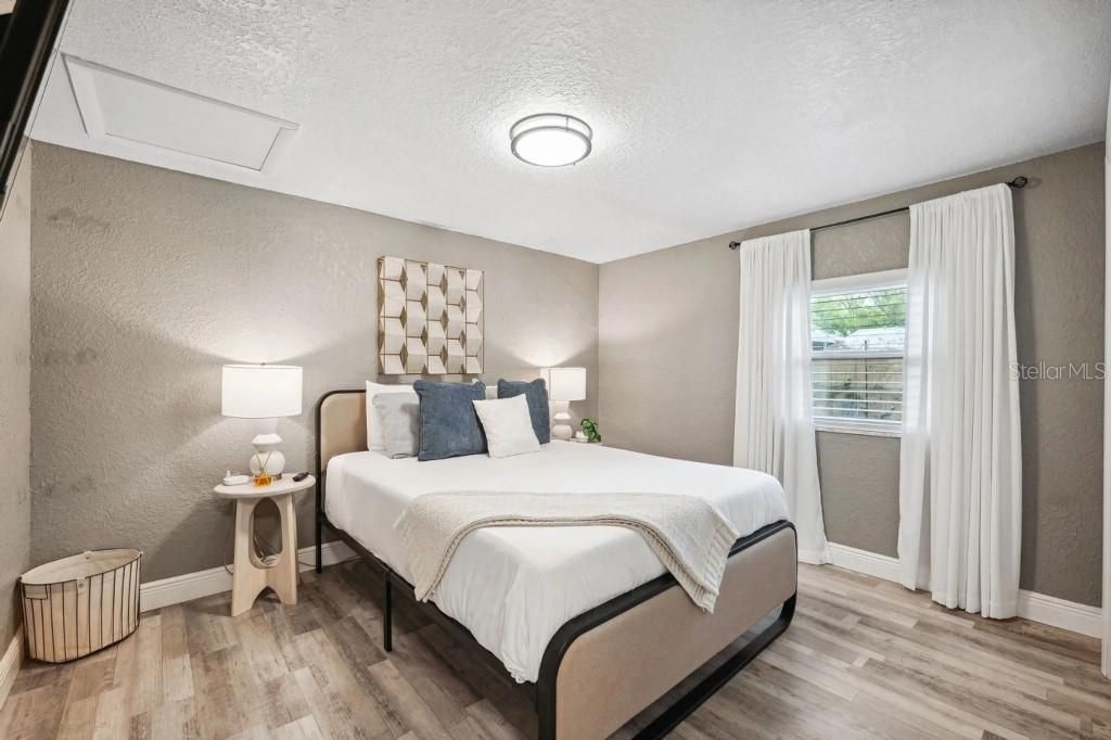 For Sale: $285,000 (3 beds, 2 baths, 1196 Square Feet)