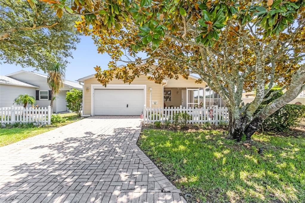 For Sale: $275,000 (2 beds, 2 baths, 1143 Square Feet)