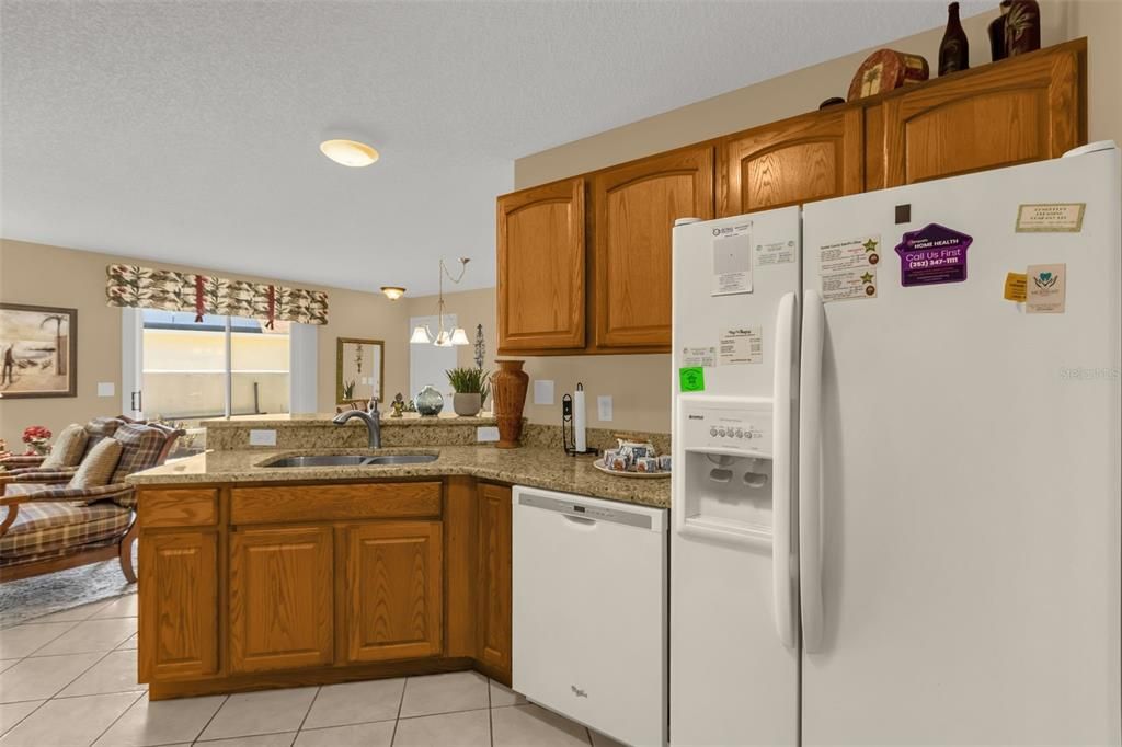 For Sale: $275,000 (2 beds, 2 baths, 1143 Square Feet)
