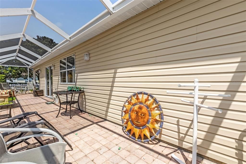 For Sale: $275,000 (2 beds, 2 baths, 1143 Square Feet)