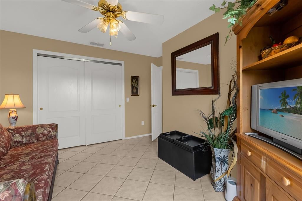For Sale: $275,000 (2 beds, 2 baths, 1143 Square Feet)