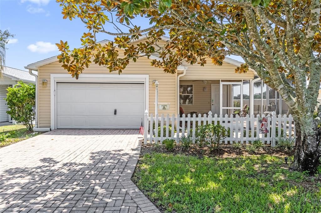 For Sale: $275,000 (2 beds, 2 baths, 1143 Square Feet)