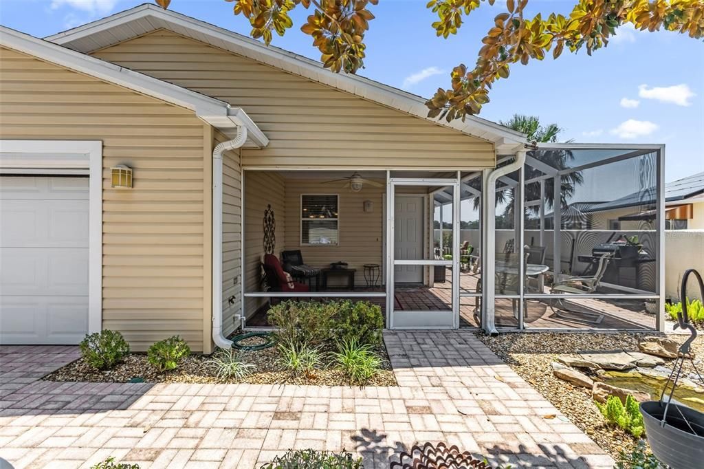 For Sale: $275,000 (2 beds, 2 baths, 1143 Square Feet)