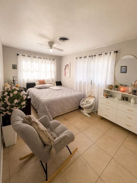 For Sale: $300,000 (3 beds, 2 baths, 1432 Square Feet)
