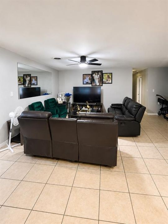 For Sale: $300,000 (3 beds, 2 baths, 1432 Square Feet)