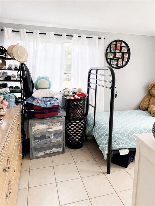 For Sale: $300,000 (3 beds, 2 baths, 1432 Square Feet)