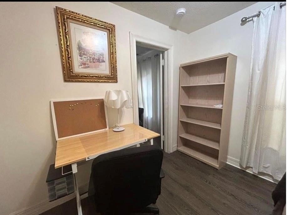 For Sale: $374,900 (2 beds, 1 baths, 736 Square Feet)