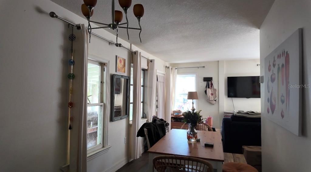 For Sale: $374,900 (2 beds, 1 baths, 736 Square Feet)