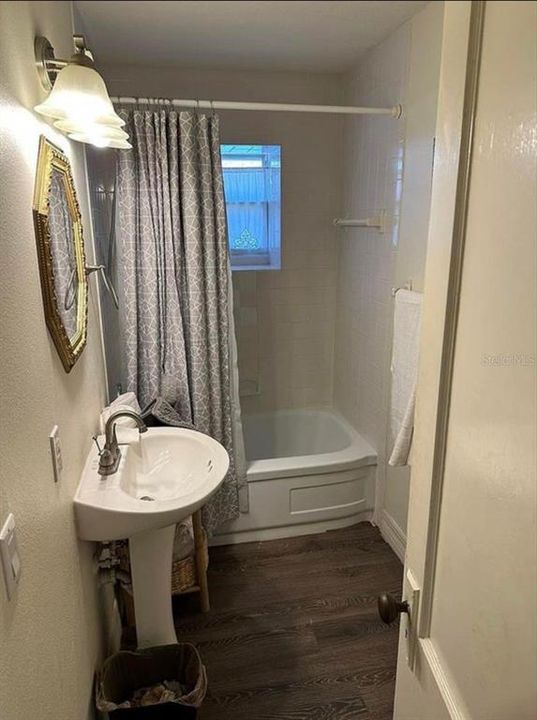 For Sale: $374,900 (2 beds, 1 baths, 736 Square Feet)