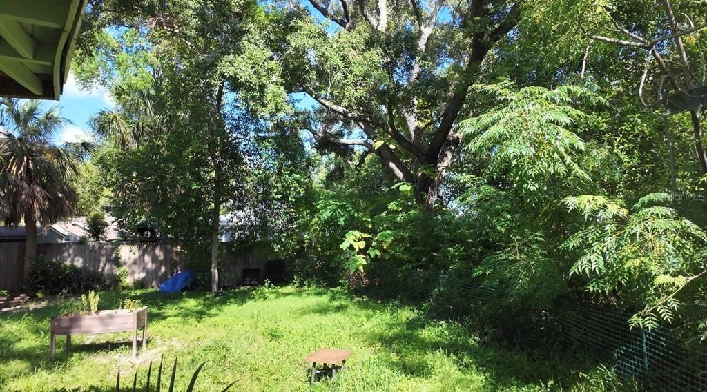 For Sale: $374,900 (2 beds, 1 baths, 736 Square Feet)
