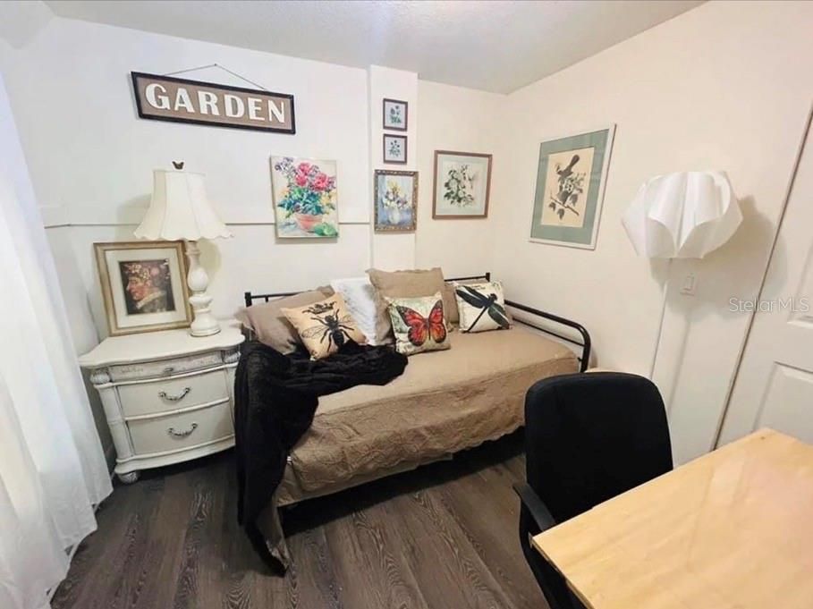 For Sale: $374,900 (2 beds, 1 baths, 736 Square Feet)