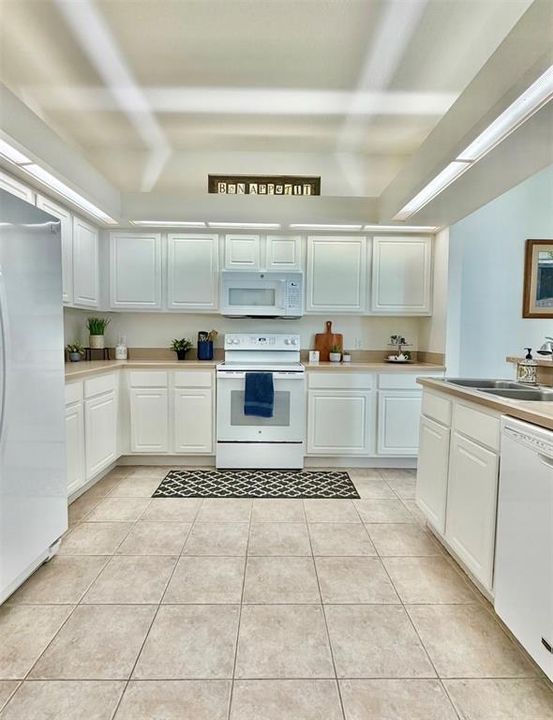 На продажу: $310,000 (3 спален, 2 ванн, 1550 Квадратных фут)