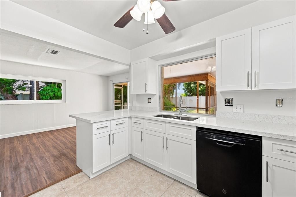 For Sale: $360,000 (4 beds, 3 baths, 2512 Square Feet)