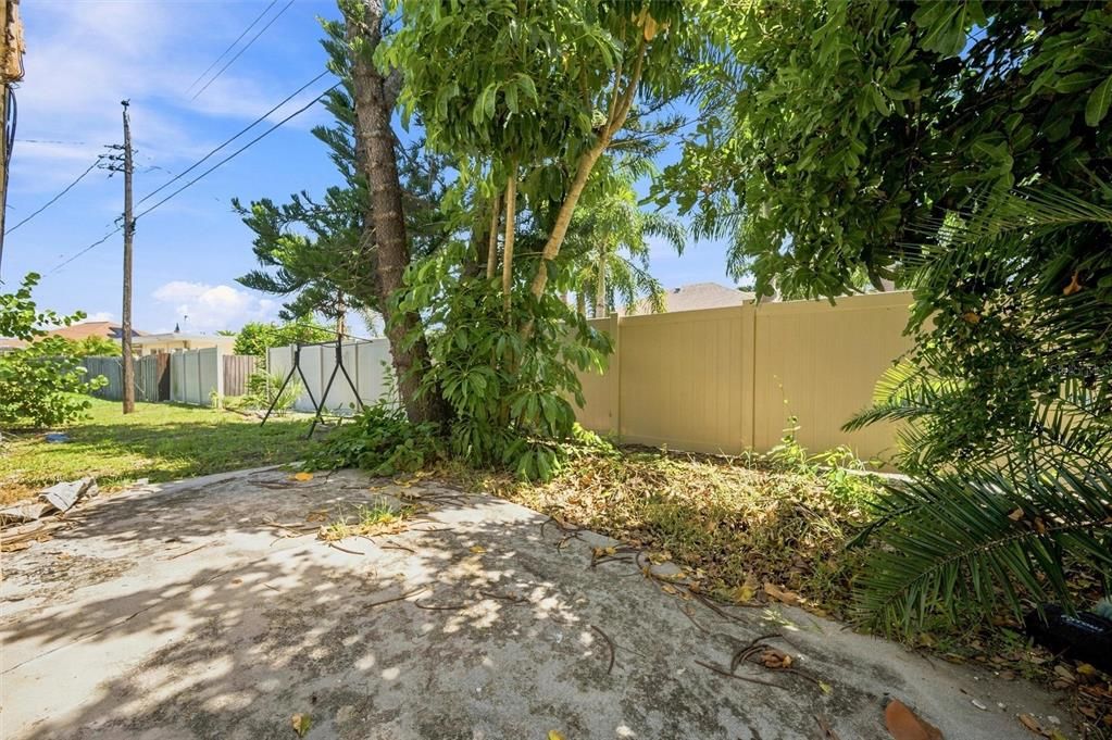 For Sale: $360,000 (4 beds, 3 baths, 2512 Square Feet)