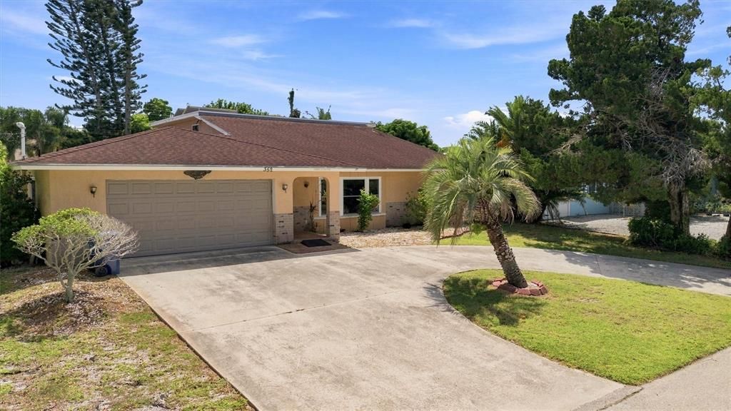 For Sale: $360,000 (4 beds, 3 baths, 2512 Square Feet)