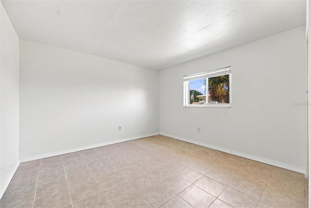 For Sale: $360,000 (4 beds, 3 baths, 2512 Square Feet)