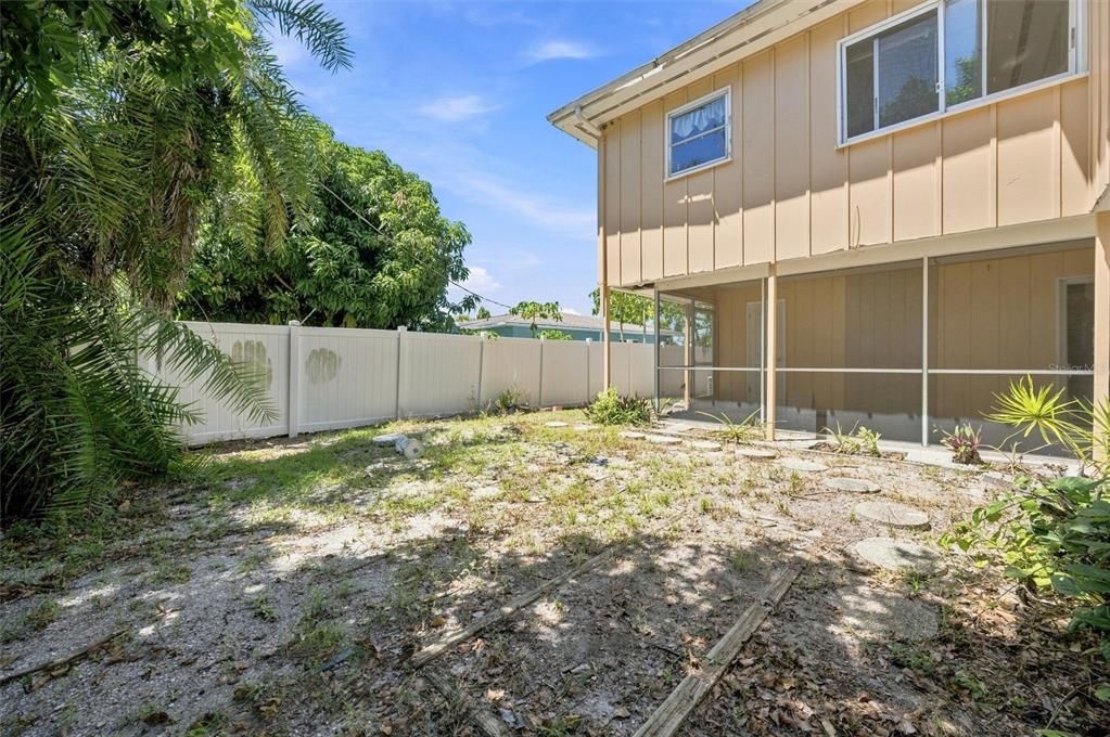For Sale: $360,000 (4 beds, 3 baths, 2512 Square Feet)