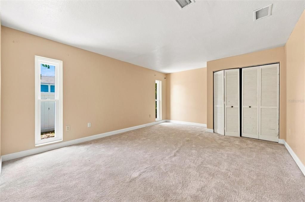 For Sale: $360,000 (4 beds, 3 baths, 2512 Square Feet)